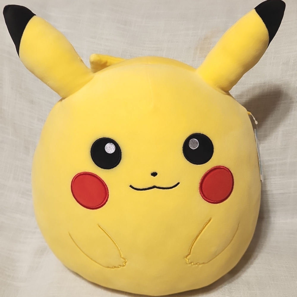 Squishmallows Pikachu